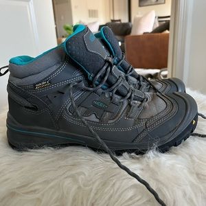 Keen Womens Hiking Shoes